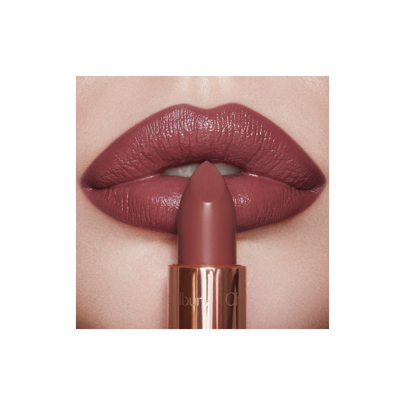 Ruj de buze Charlotte Tilbury Matte Revolution Nuanta Pillow Talk Intense