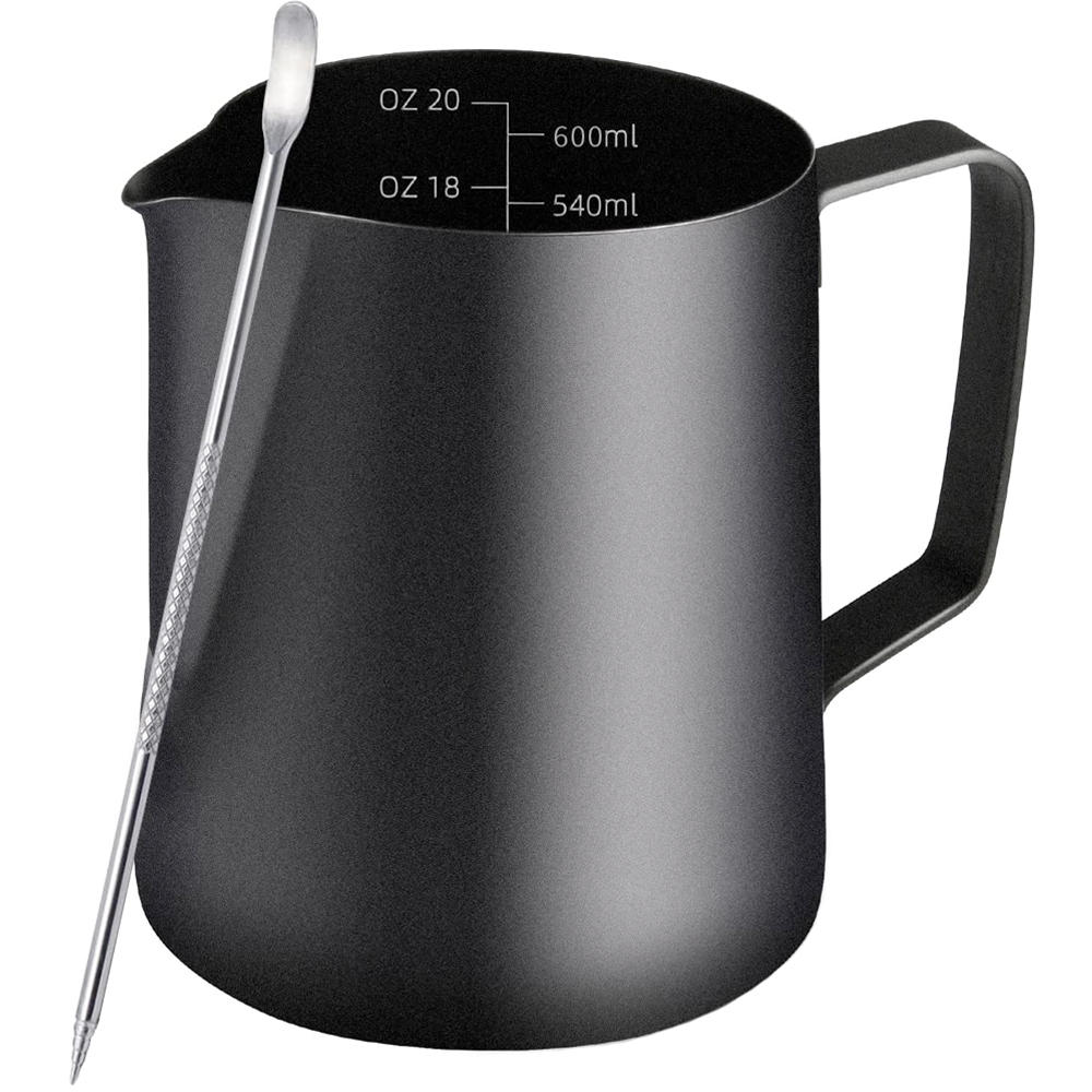 Set latiera pentru spumare lapte cu gradatie si stilou pentru decorare, Quasar & Co., cu maner si cioc, cana barista, inox, 600 ml, negru