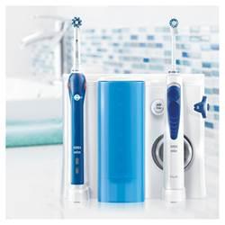 Set Irigator bucal Oral-B Oxyjet + Periuta electrica Oral-B Pro 2000